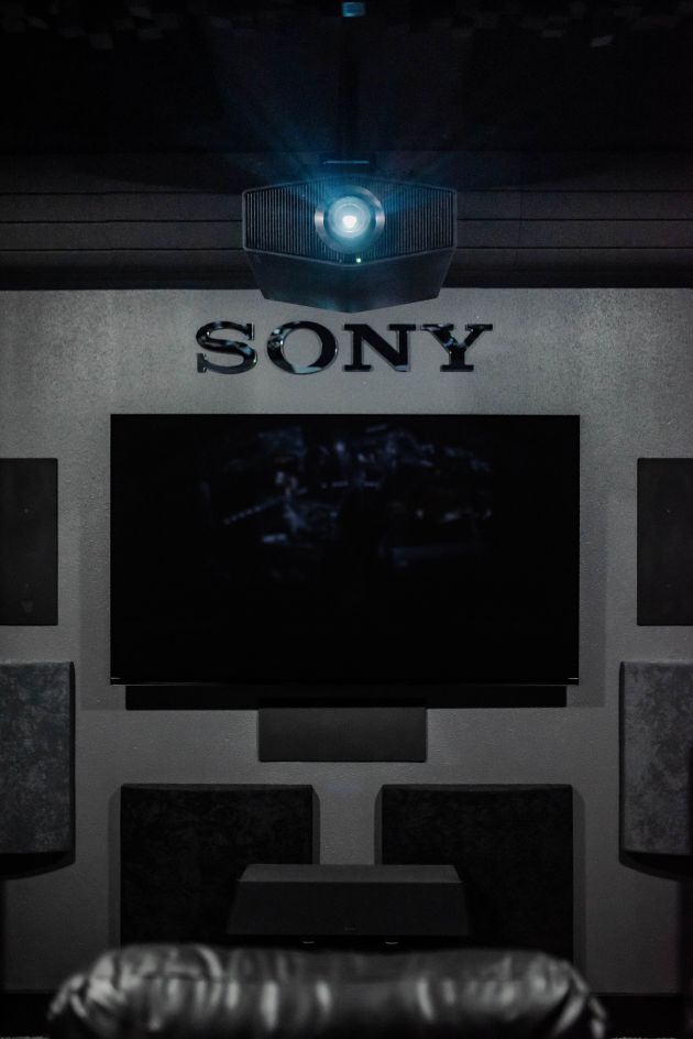 Sony projector and screen in home theater